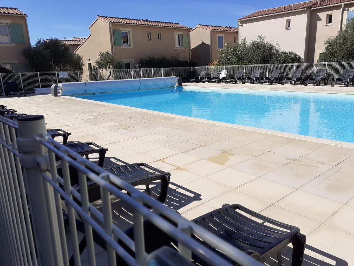 Sous Le Soleil Des Alpilles Apartman Mouries Kültér fotó