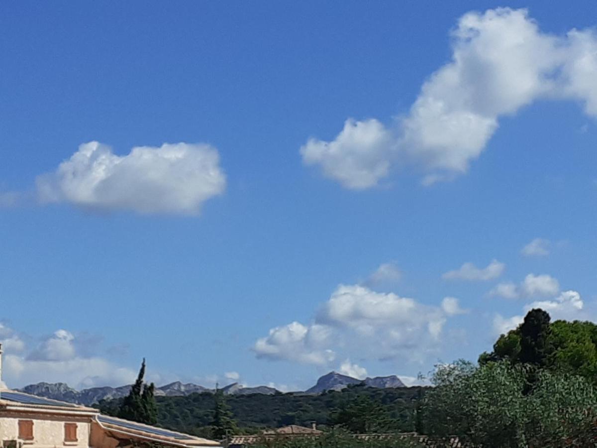 Sous Le Soleil Des Alpilles Apartman Mouries Kültér fotó