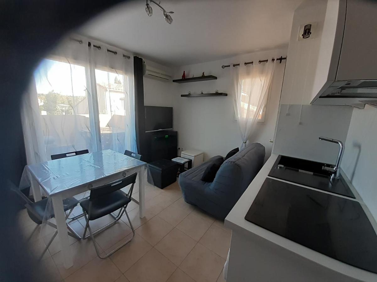Sous Le Soleil Des Alpilles Apartman Mouries Kültér fotó